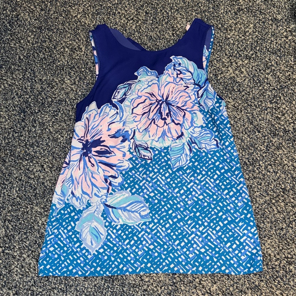 Lilly Pulitzer tank top size women’s medium silk